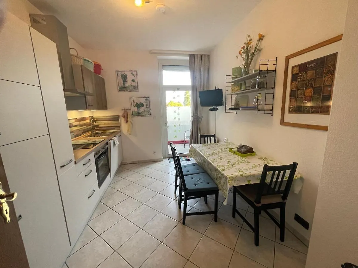 Schöne 2 Zimmer-Wohnung, Nähe Messe, Balkon Hannover