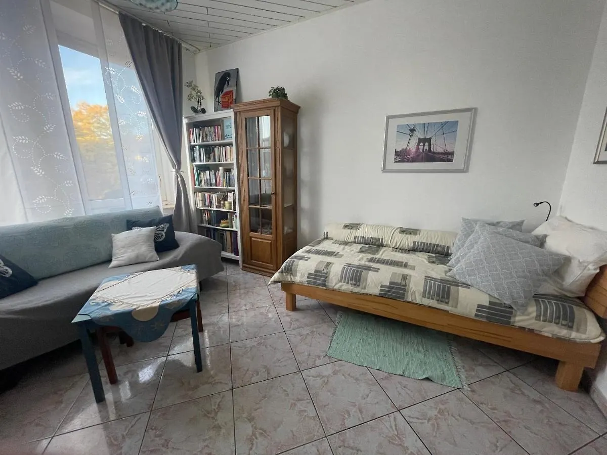 Schöne 2 Zimmer-Wohnung, Nähe Messe, Balkon Hannover 0*,  Deutschland