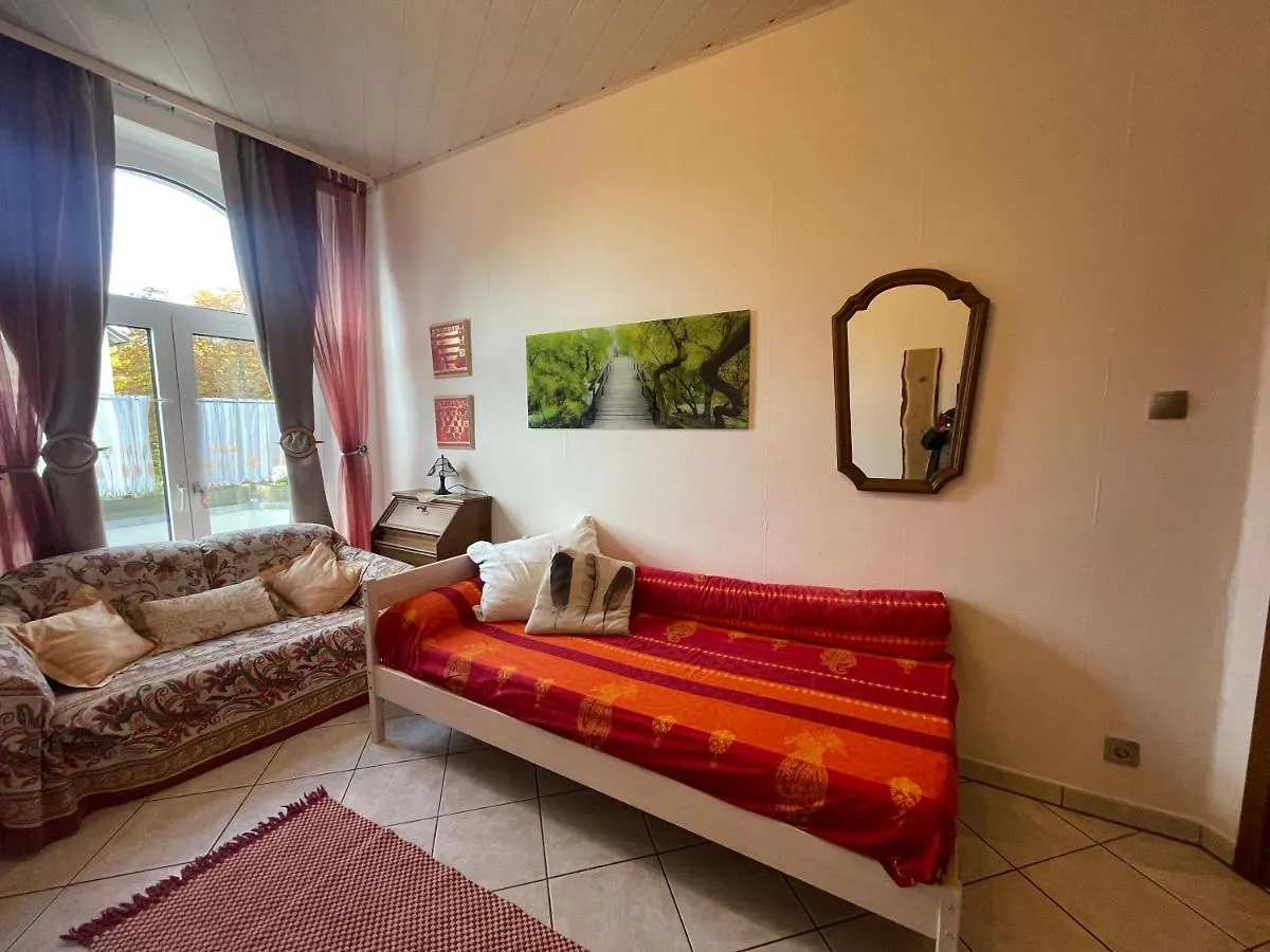 Schöne 2 Zimmer-Wohnung, Nähe Messe, Balkon Hannover 0*,