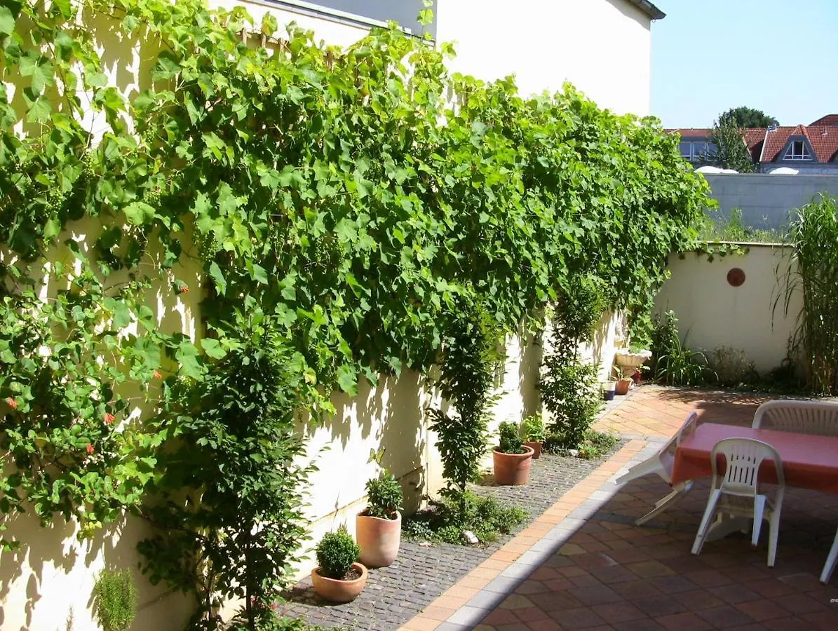 Schöne 2 Zimmer-Wohnung, Nähe Messe, Balkon Hannover